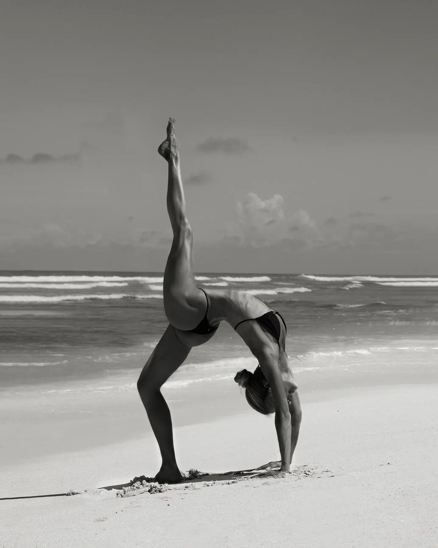 "In another life i was a dancer." @yoginapassler 🤍 by @robertvoltaire