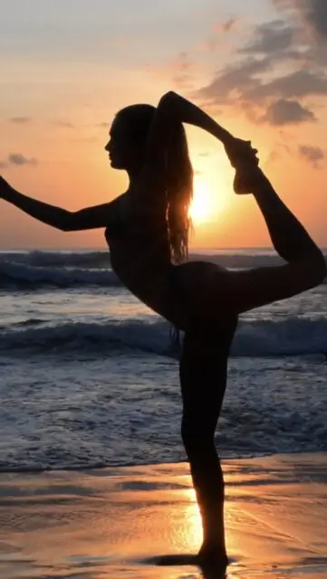"I must be a mermaid. I have no fear of depths and a great fear of shallow living." - Anais Nin @yoginapassler by @robertvoltaire